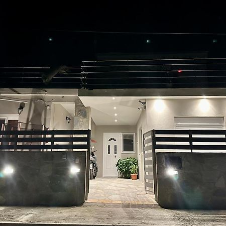 Apartamento Red Harmony By The Sea Pool And Balcony Kalamata Exterior foto