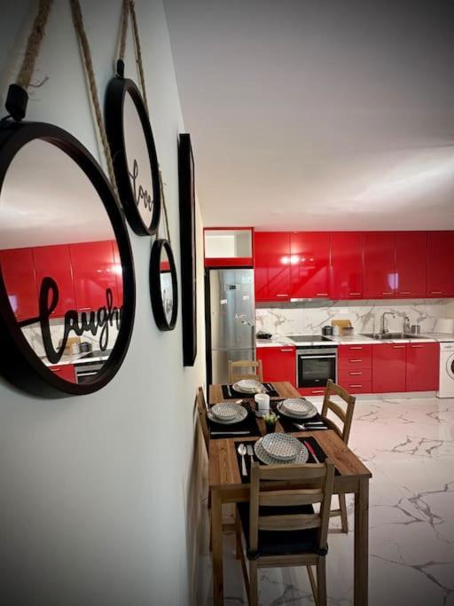 Apartamento Red Harmony By The Sea Pool And Balcony Kalamata Exterior foto